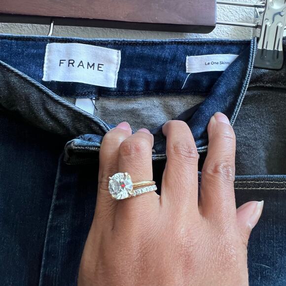 FRAME Le One Skinny Teller Jean in Two Tone Wash Blue Dark Gray Denim Size 2 - Picture 6 of 9